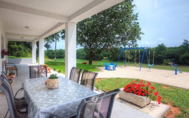 Apartment in Valtura With Family-friendly Yard