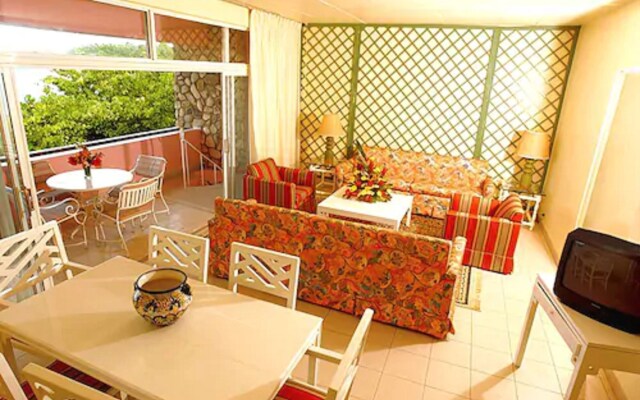 Shaw Park Beach Hotel & Spa