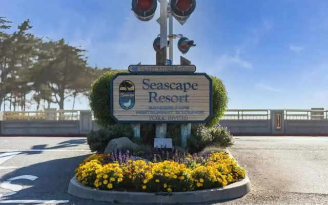 Seascape Beach Resort