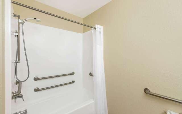 AmericInn by Wyndham Prairie du Chien