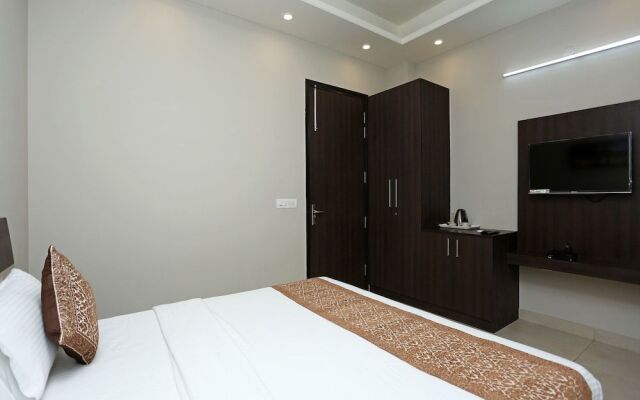 Capital O 17150 Hotel Silver Royal