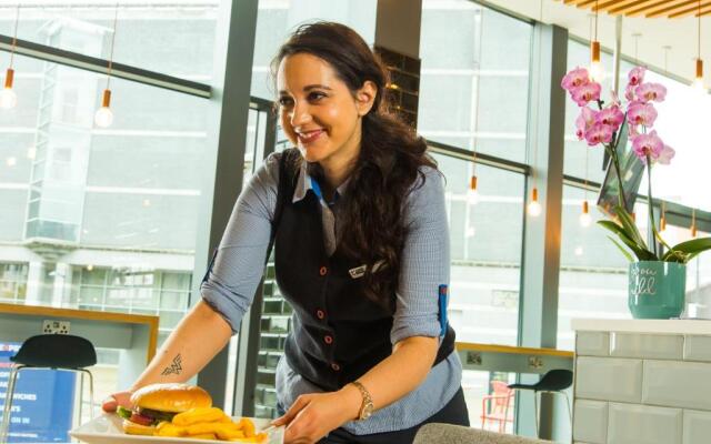 Holiday Inn Express Leeds City Centre Armouries by IHG