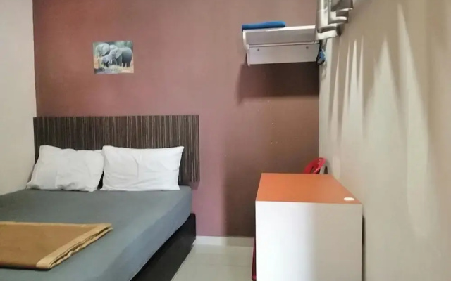 OYO 89985 Js Hotel