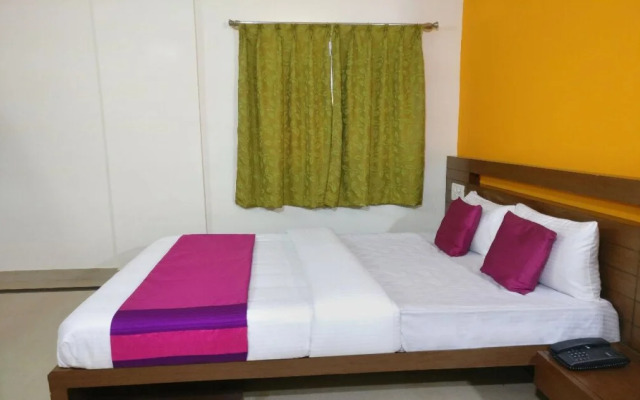 Hotel Sri Sai Comforts By OYO Rooms