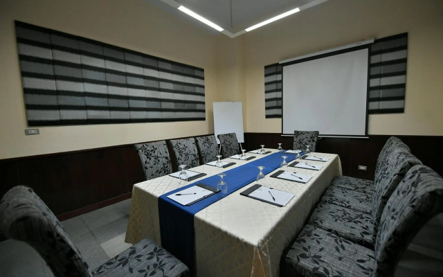 Paseo Premiere Hotel