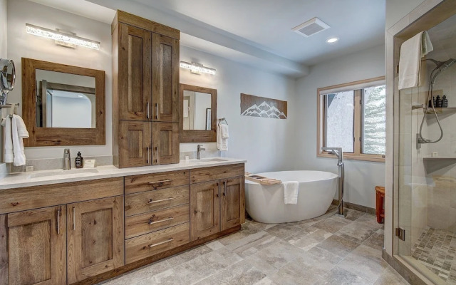 3br Slopeside Beaver Creek  Ski-in, Sleeps 10 3 Bedroom Townhouse by RedAwning