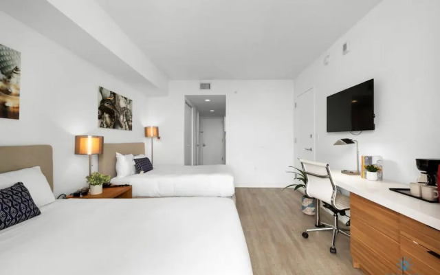 Deluxe Studio Amazing View Pininfarina Design