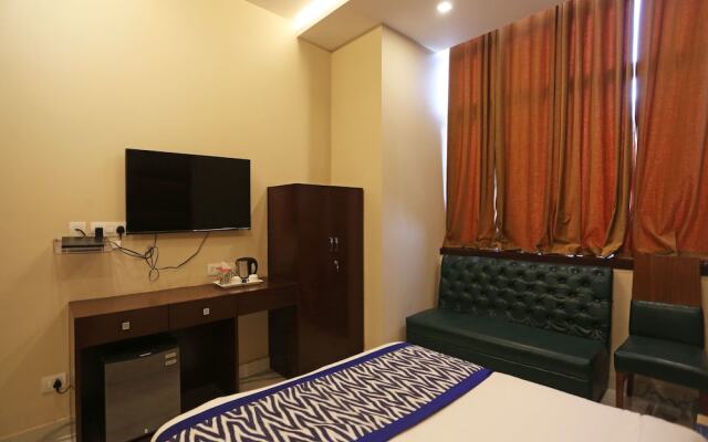 OYO 5614 Hotel Rolex Inn