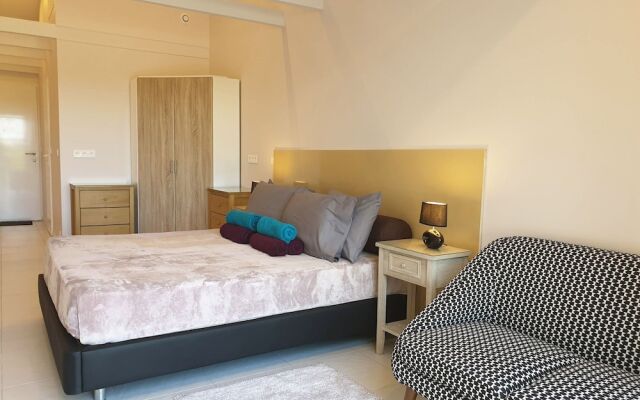 Villa. Near Callian Centre. Private Terrace. Private Garden. Boules Court