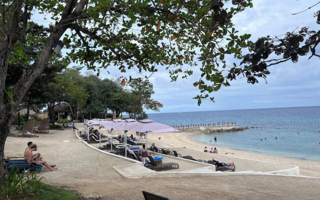Seaview 2 bedroom near Airport