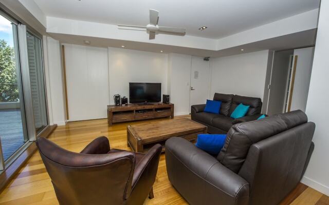 Maggies Beachfront Apt. 13