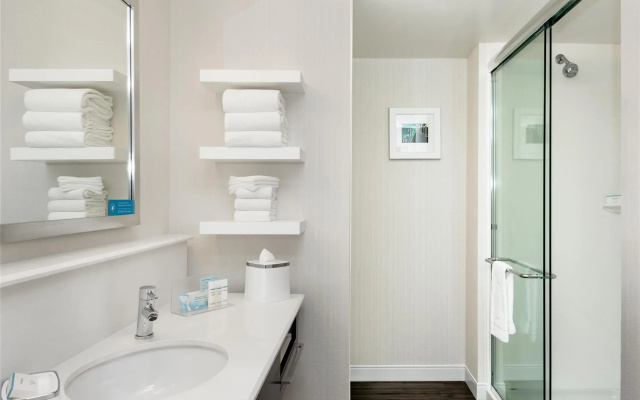 Hampton Inn & Suites by Hilton Seattle/Northgate