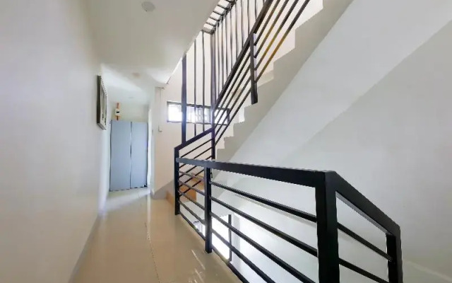 Dona Aurora Condotel by Oyo Rooms