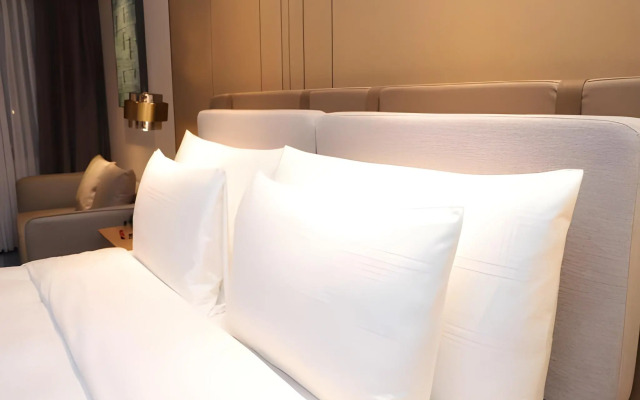 Guangzhou Hotel - Canton Fair Free Shuttle Bus