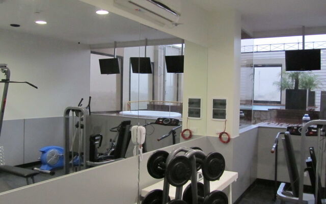 Le Parc Hotel & Suites