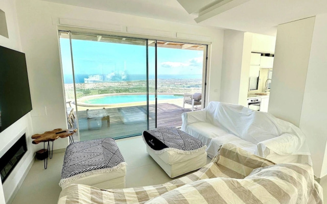 Prestigious Villa Olimpo With Pool And Sea View