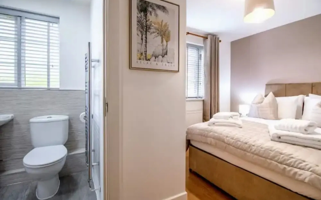 Host Stay Clover Field