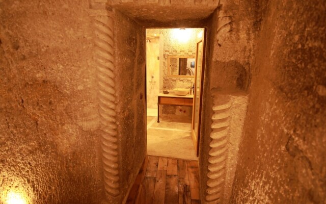 Sarnich Cave Suites