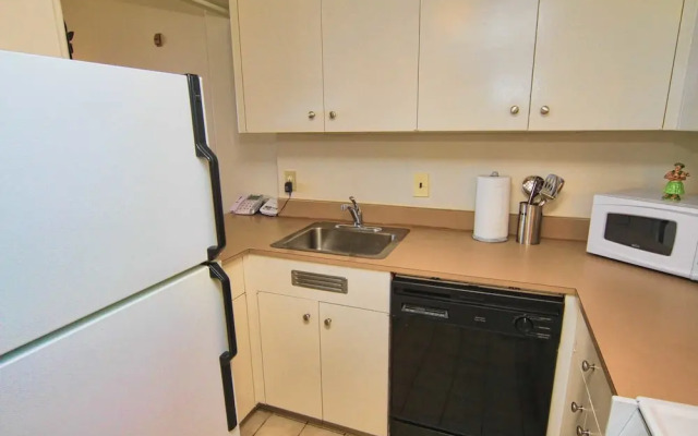 Ilikai 1902 - Studio Condo