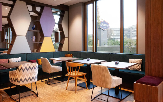 Hampton By Hilton Stuttgart Airport