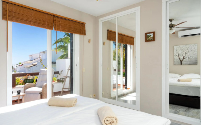 2BR Garden Apartment Albamar