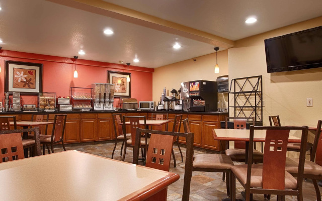 Best Western Plus Altoona Inn
