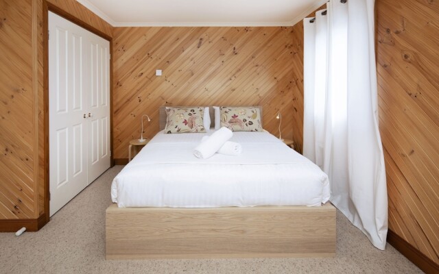 Rimrock - Superior waterfront home