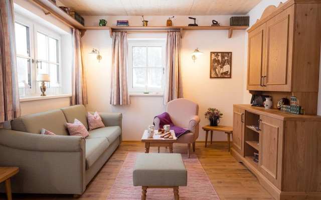 Chalet Near Grundlsee & Loser Ski Lift