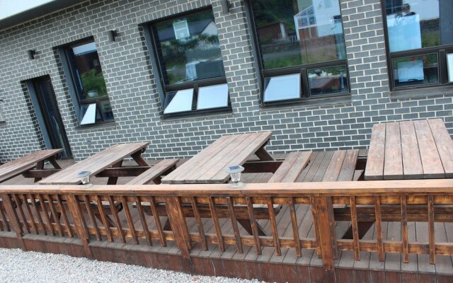 Doomchit Guest House - Hostel