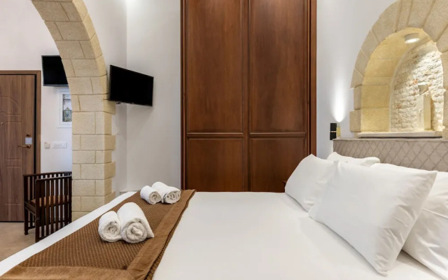 The Owl House Near Chania City Centre