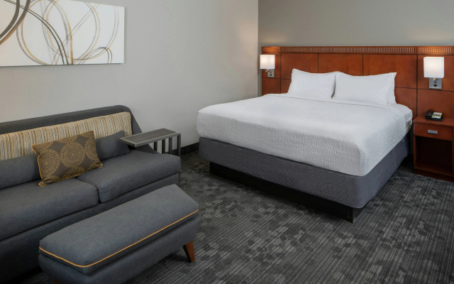 Courtyard by Marriott Nashville Airport