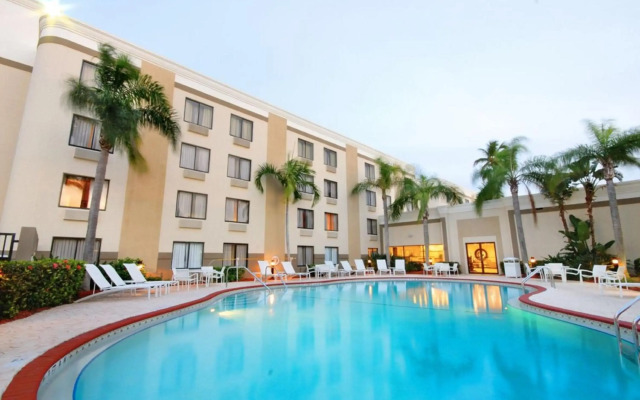 Holiday Inn Fort Myers - Downtown Area by IHG