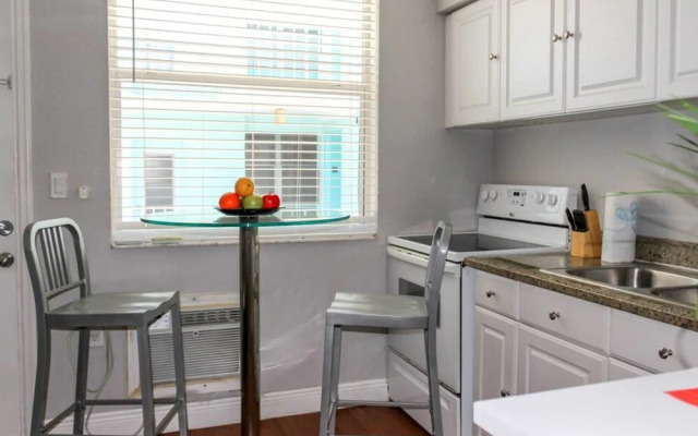 713 Miami Beach Apartments by SV Rentals