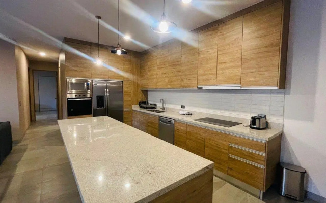 Espacioso y céntrico condo, 5 min marina CSL