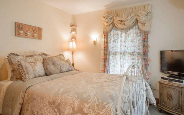 Niagara Victorian House