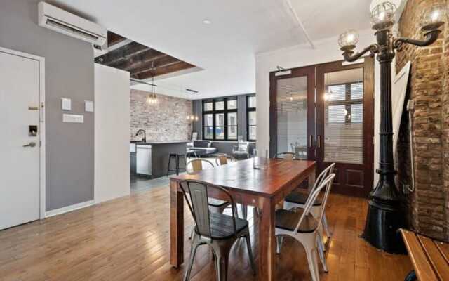 Old Montreal Street View 2BR Loft Hotel