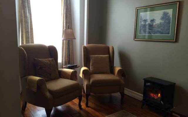 Sir Isaac Brock B&B Luxury Suites