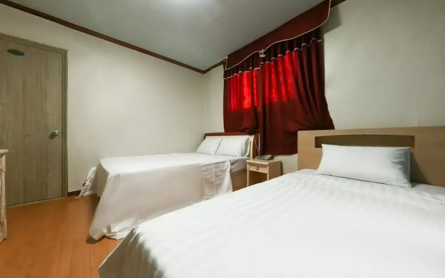 Daejeon Sintanjin Royal