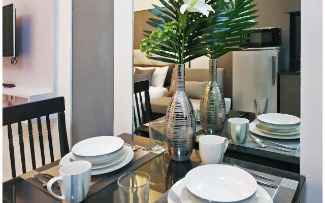 Les Luxe Rooms - Symphony Tower 2