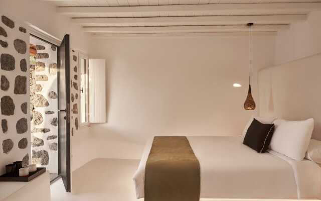 Monogram Travel Naxos