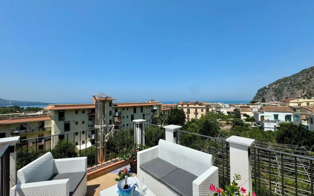 YourHome - La Famiglia Apartment