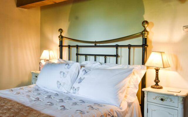 Cozy Holiday Home in La Foret-de-tessé With Private Pool