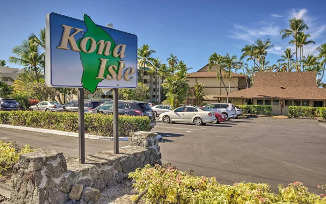 Oceanfront Kailua-kona Condo w/ Community Pool!, Kailua-Kona