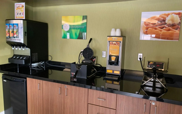 Quality Suites Whitby