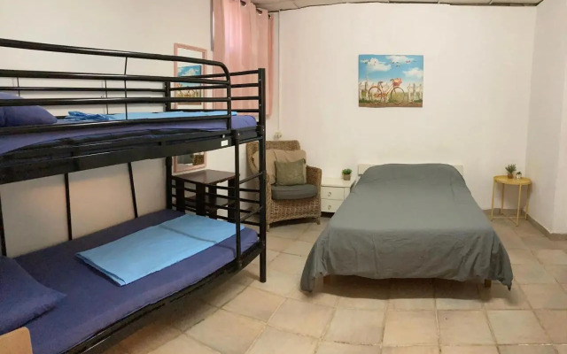 Low-Cost Guesthouse - By The Beach!