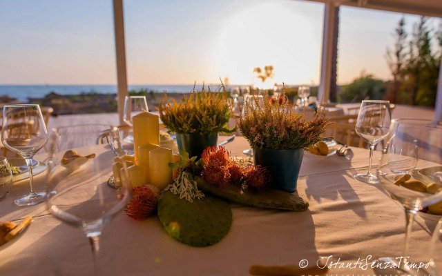 Cumeja - Beach Club & Hotel