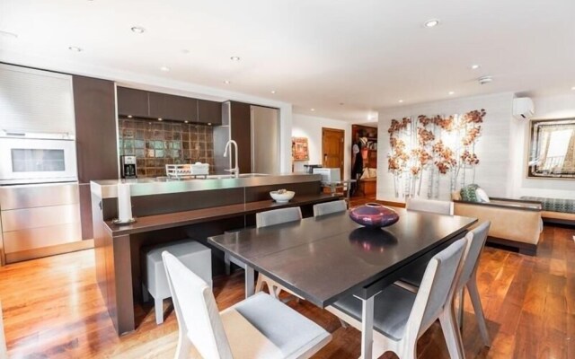 Riverhouse #3 2 Bedroom Condo by RedAwning