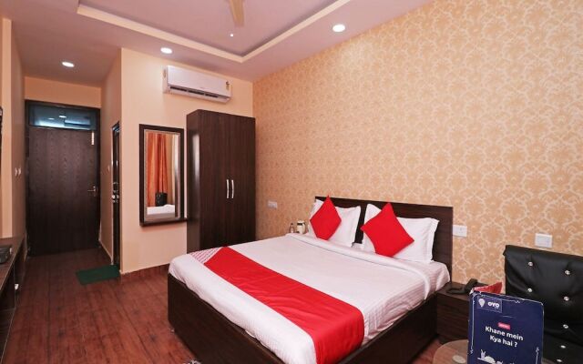 OYO 13483 Hotel Aradhya's