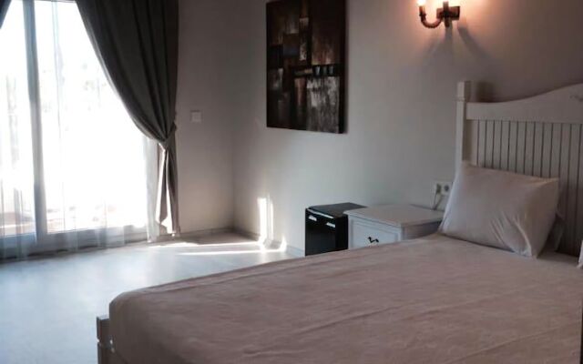 Erythros Boutique Hotel