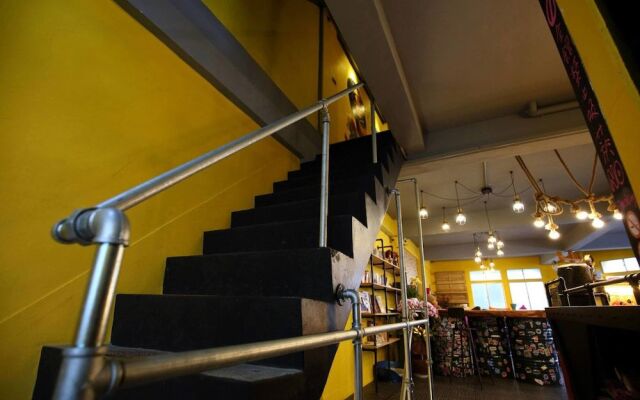 Hive Backpackers